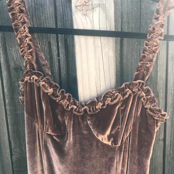 Reformation Pyrenees Velvet Toffee dress - Picture 5 of 7